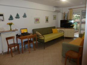  Seaside Apartment  Салоники